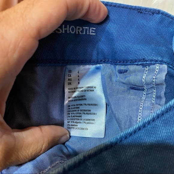 American Eagle AEO Hi Rise Shortie Raw Frayed Hem Denim Blue Jean Shorts Size 4 - Picture 6 of 6